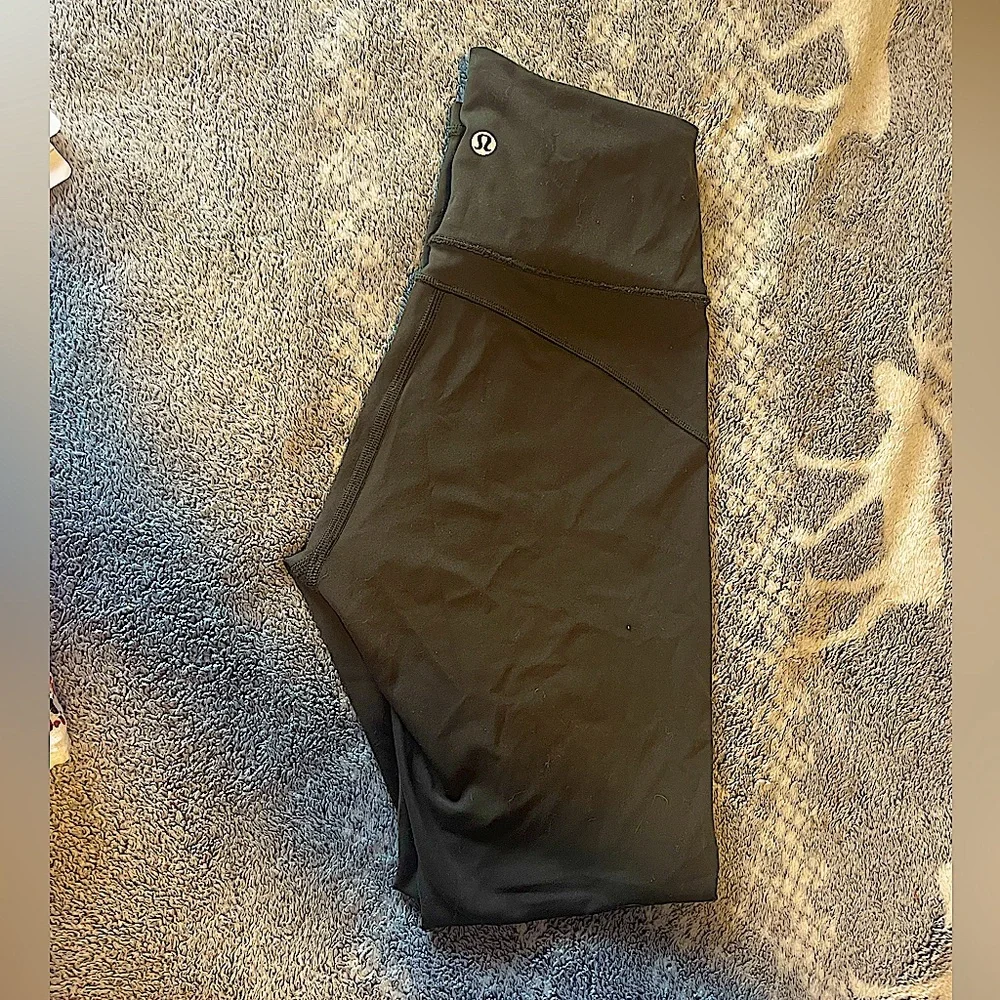 Lululemon In Movement 7/8 Everlux Tight size 4 - Picture 9 of 10
